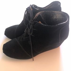 TOMS Black Suede Desert Wedge Booties